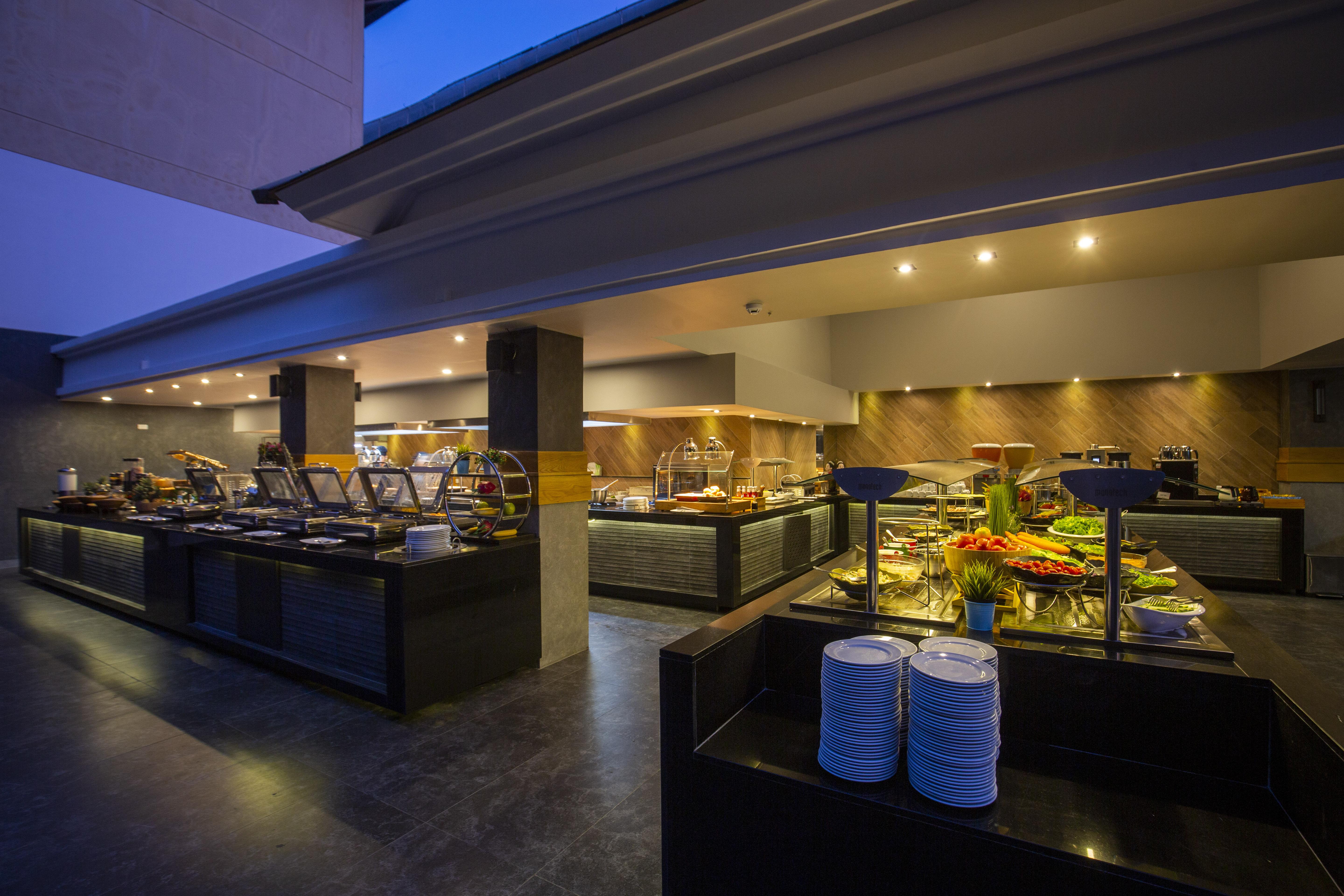 Woovo Phuket Kata Hotel Luaran gambar