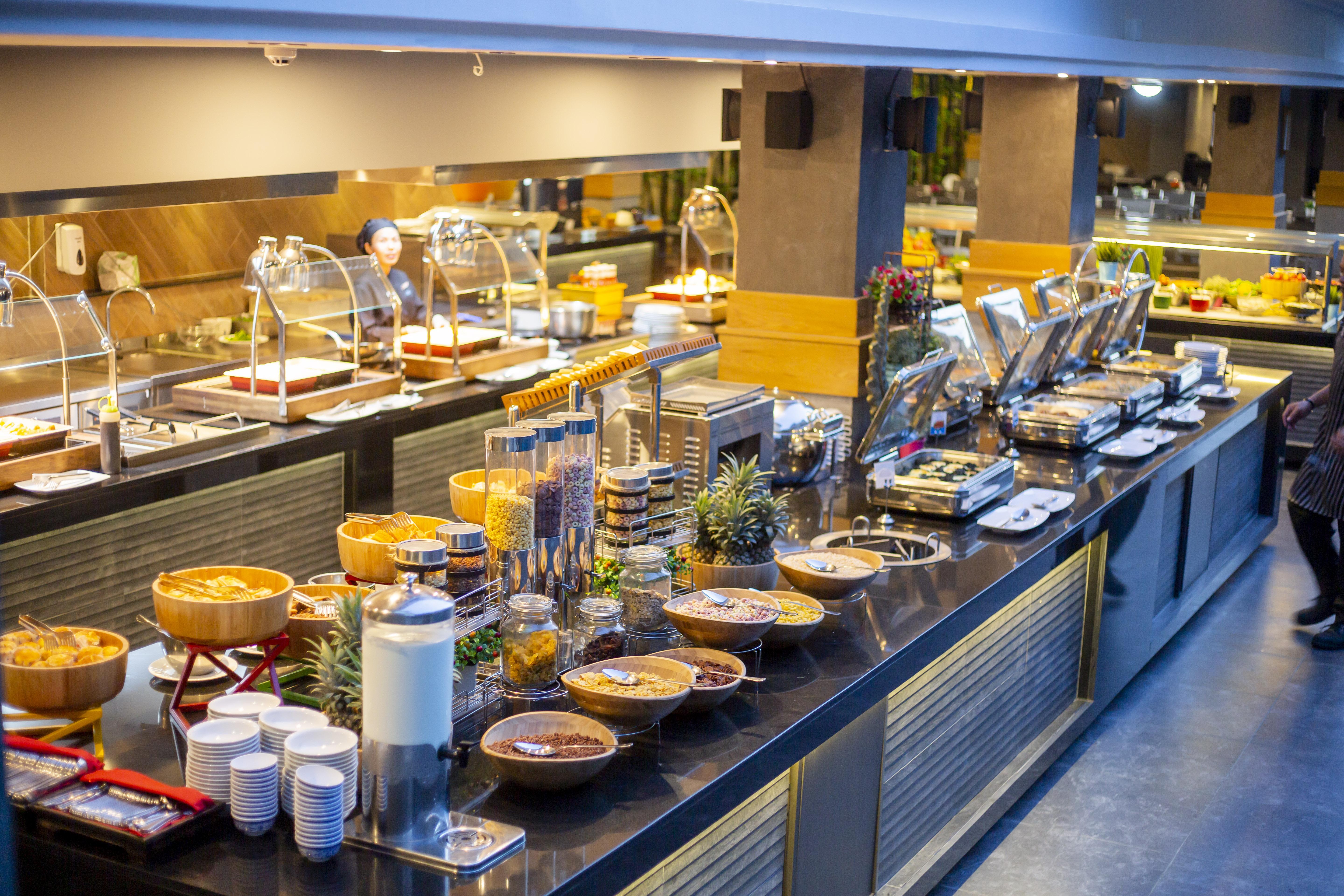 Woovo Phuket Kata Hotel Luaran gambar
