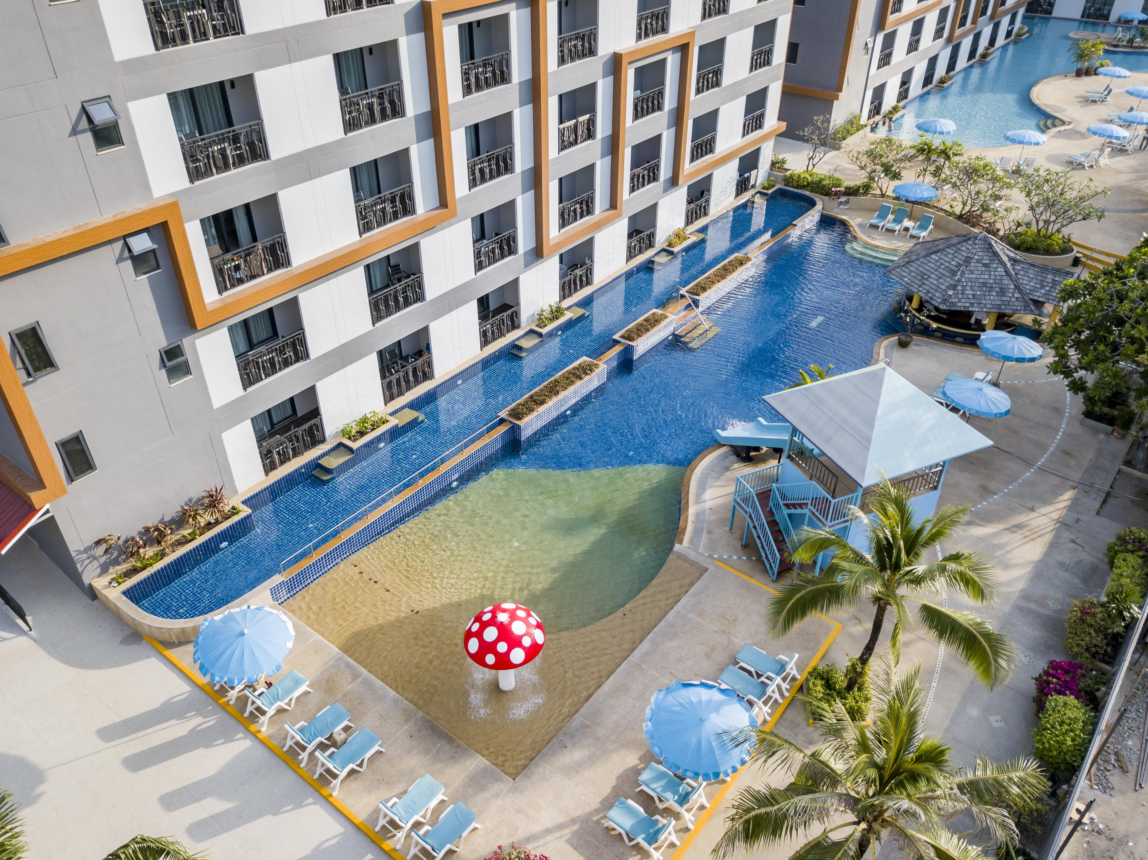 Woovo Phuket Kata Hotel Luaran gambar