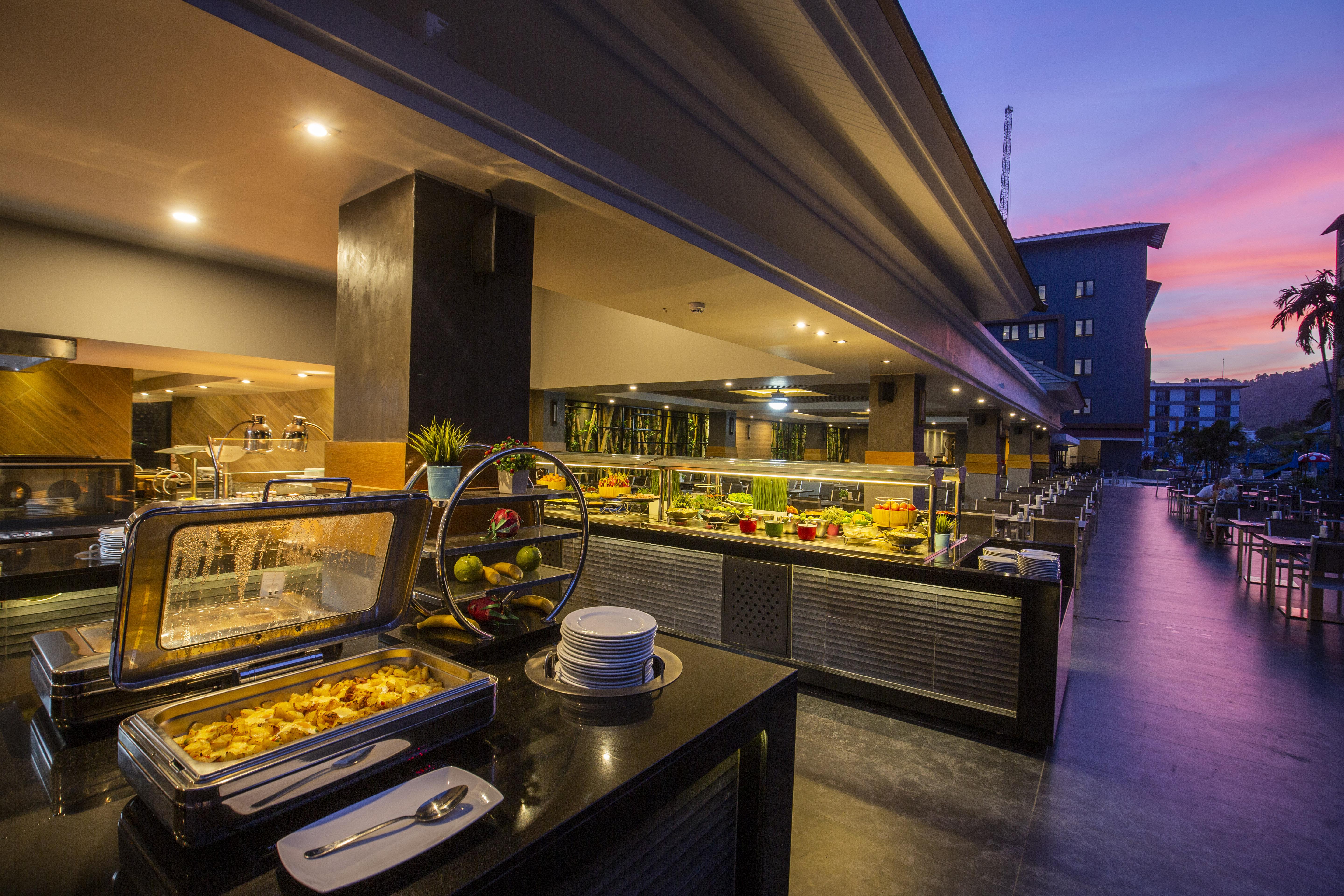 Woovo Phuket Kata Hotel Luaran gambar