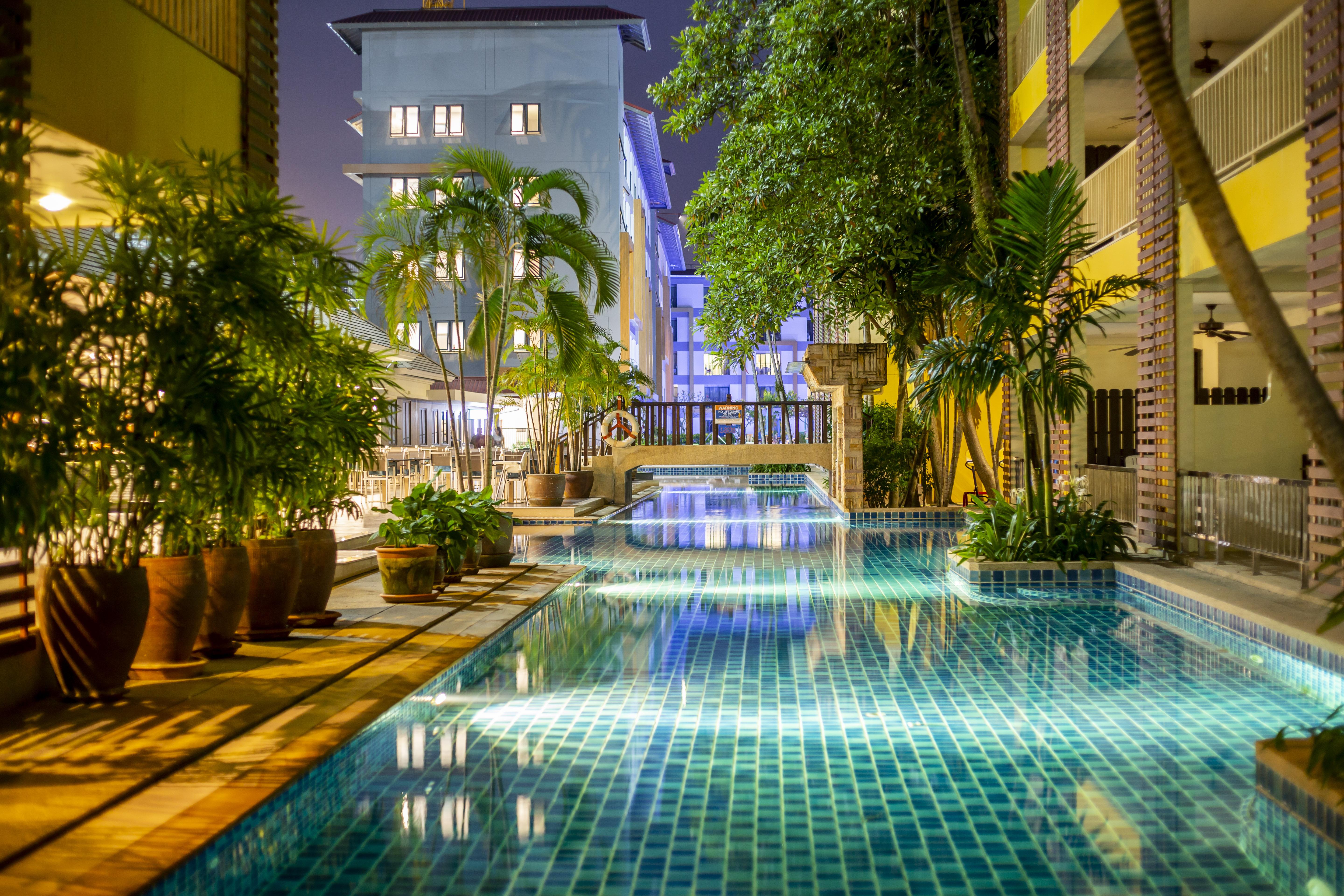 Woovo Phuket Kata Hotel Luaran gambar