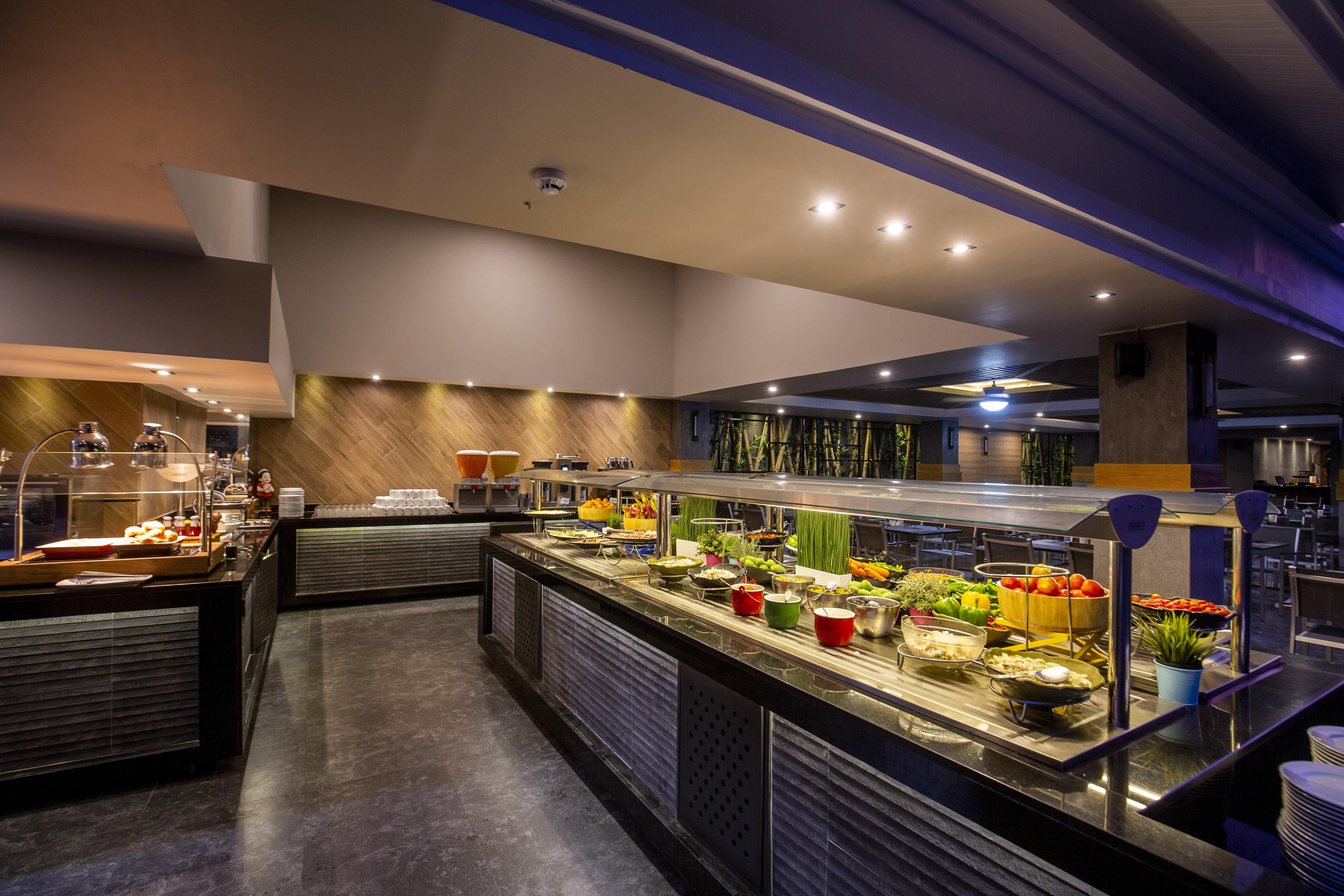 Woovo Phuket Kata Hotel Luaran gambar