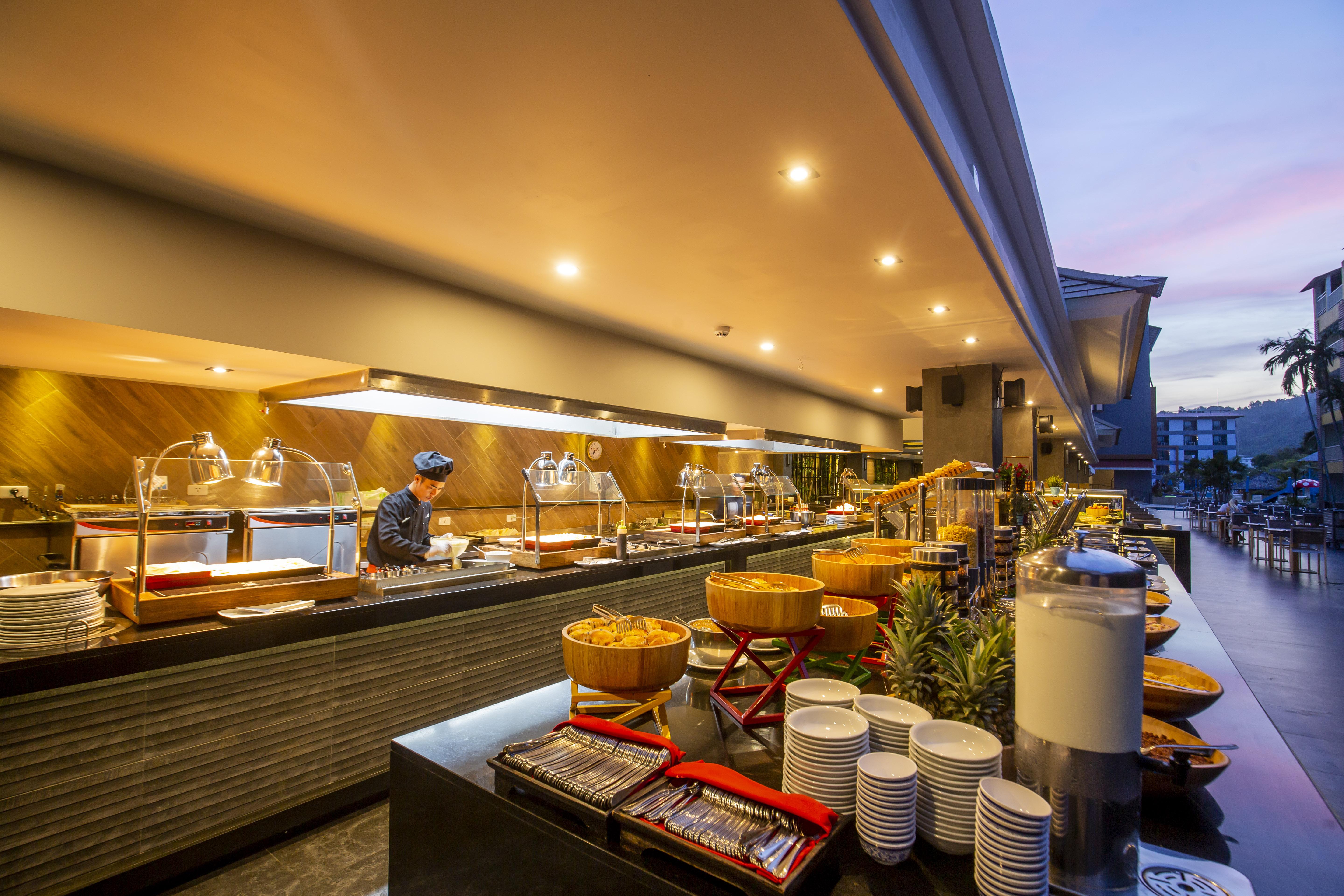 Woovo Phuket Kata Hotel Luaran gambar