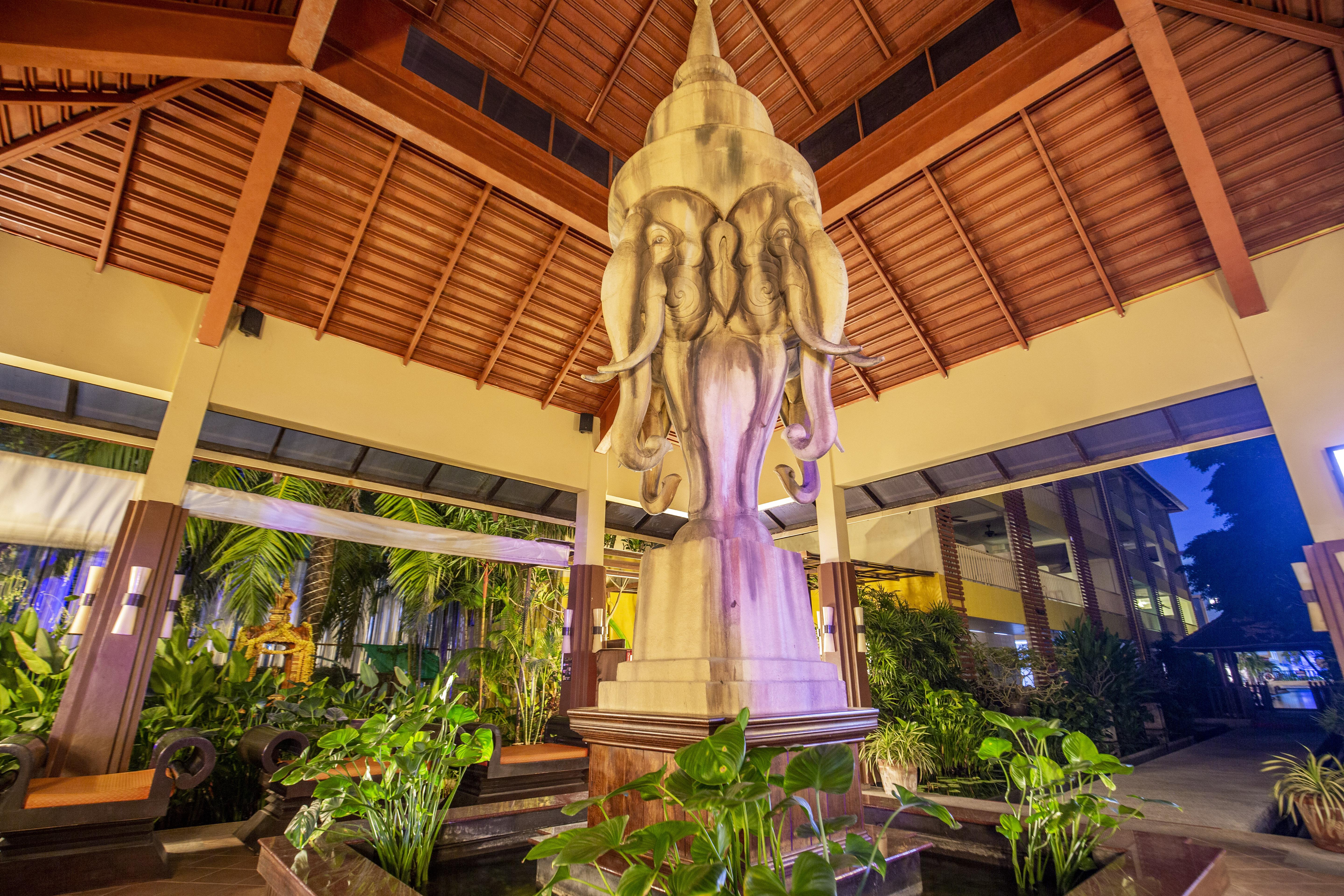 Woovo Phuket Kata Hotel Luaran gambar