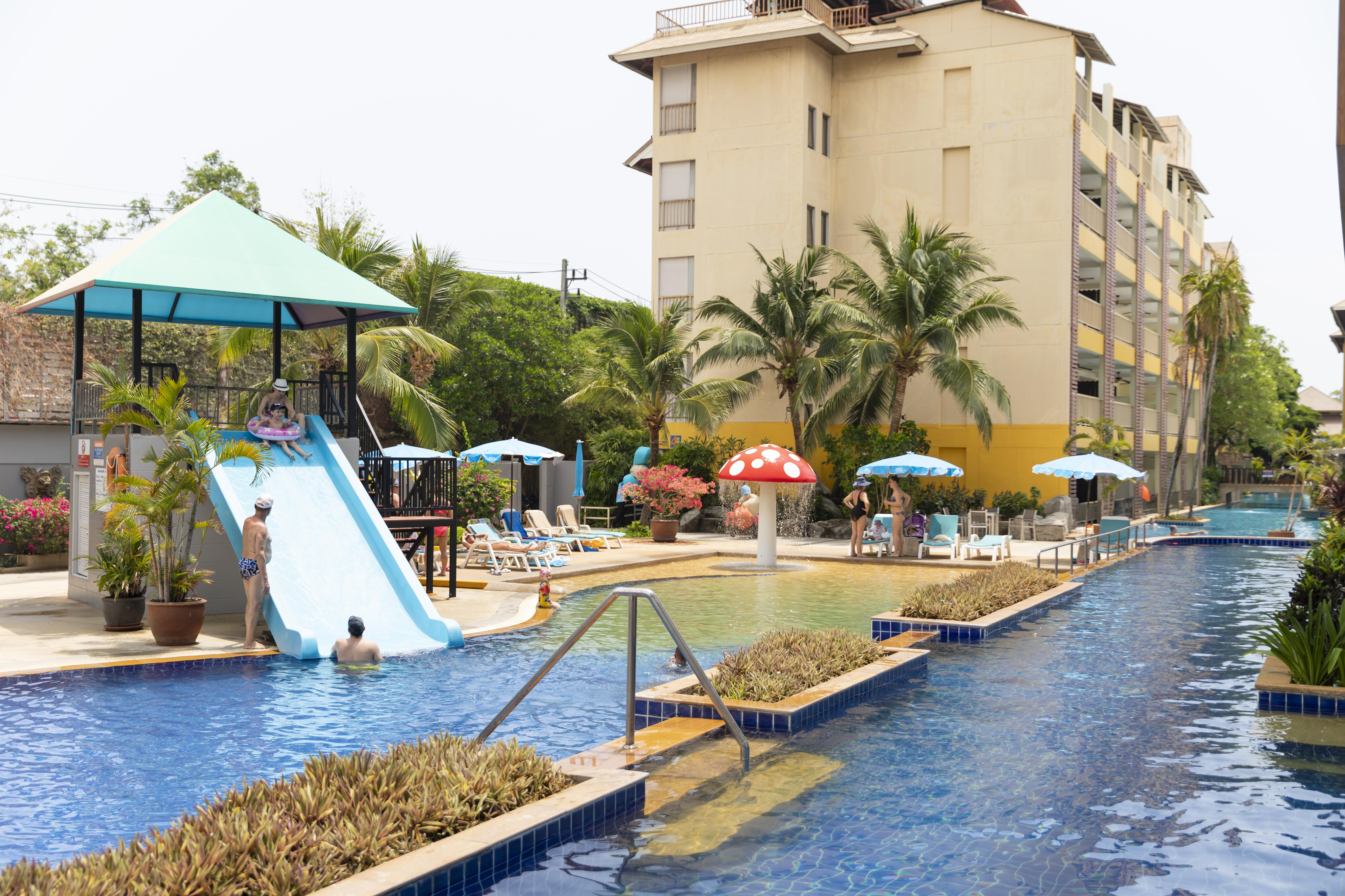 Woovo Phuket Kata Hotel Luaran gambar