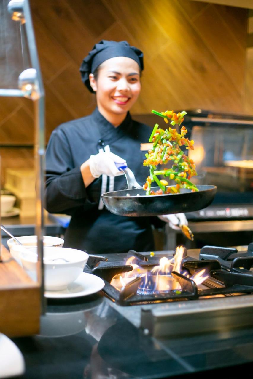 Woovo Phuket Kata Hotel Luaran gambar