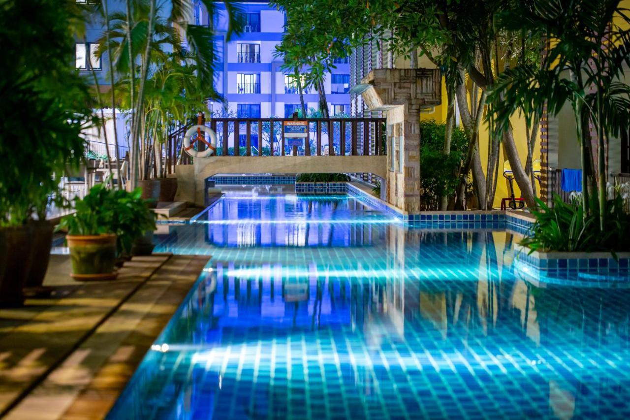 Woovo Phuket Kata Hotel Luaran gambar