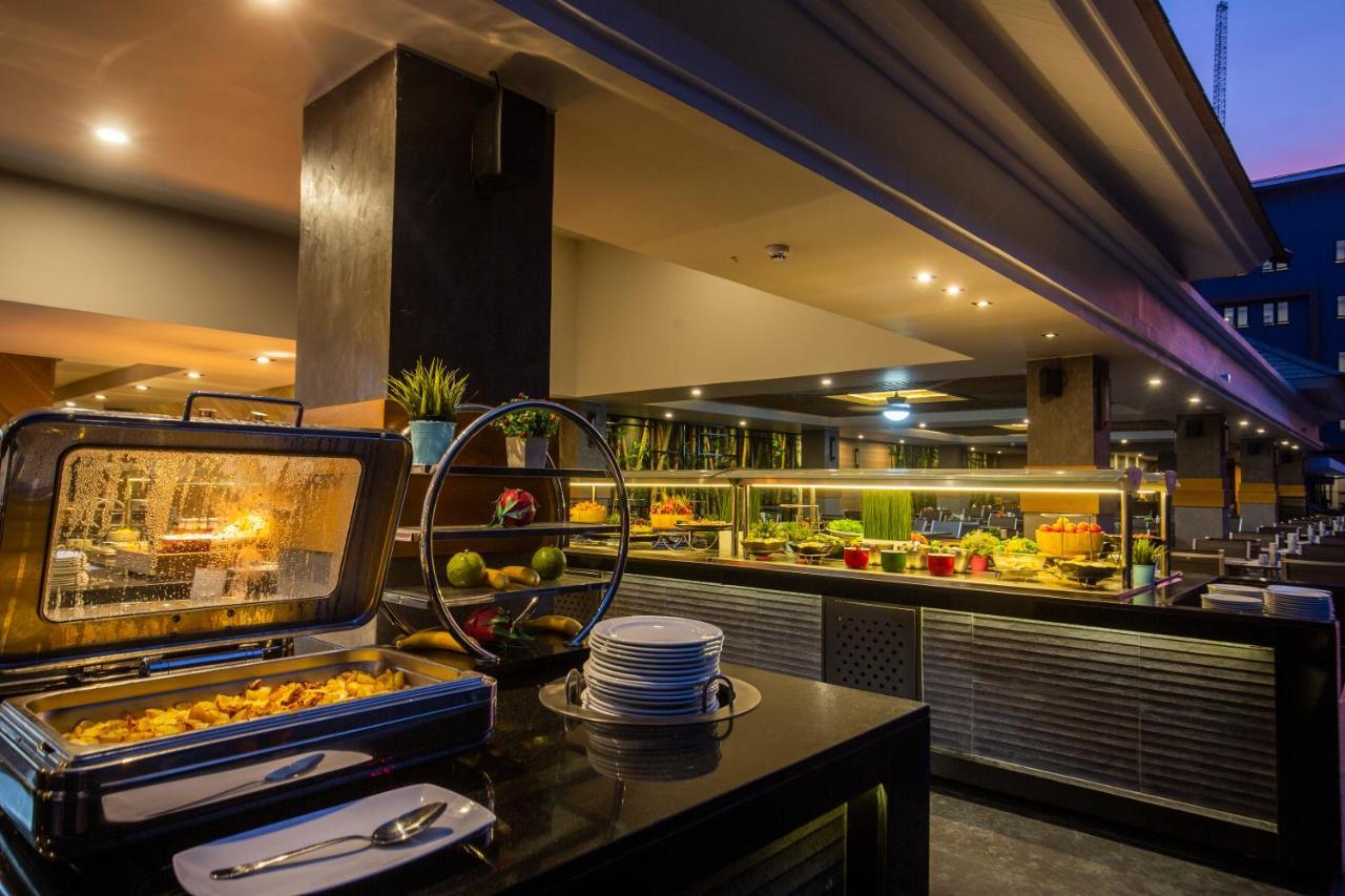 Woovo Phuket Kata Hotel Luaran gambar