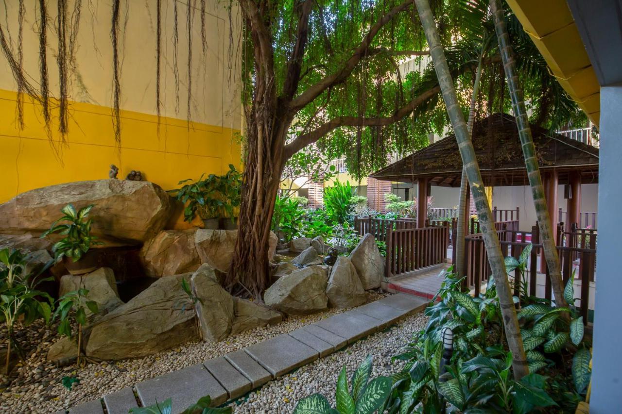 Woovo Phuket Kata Hotel Luaran gambar
